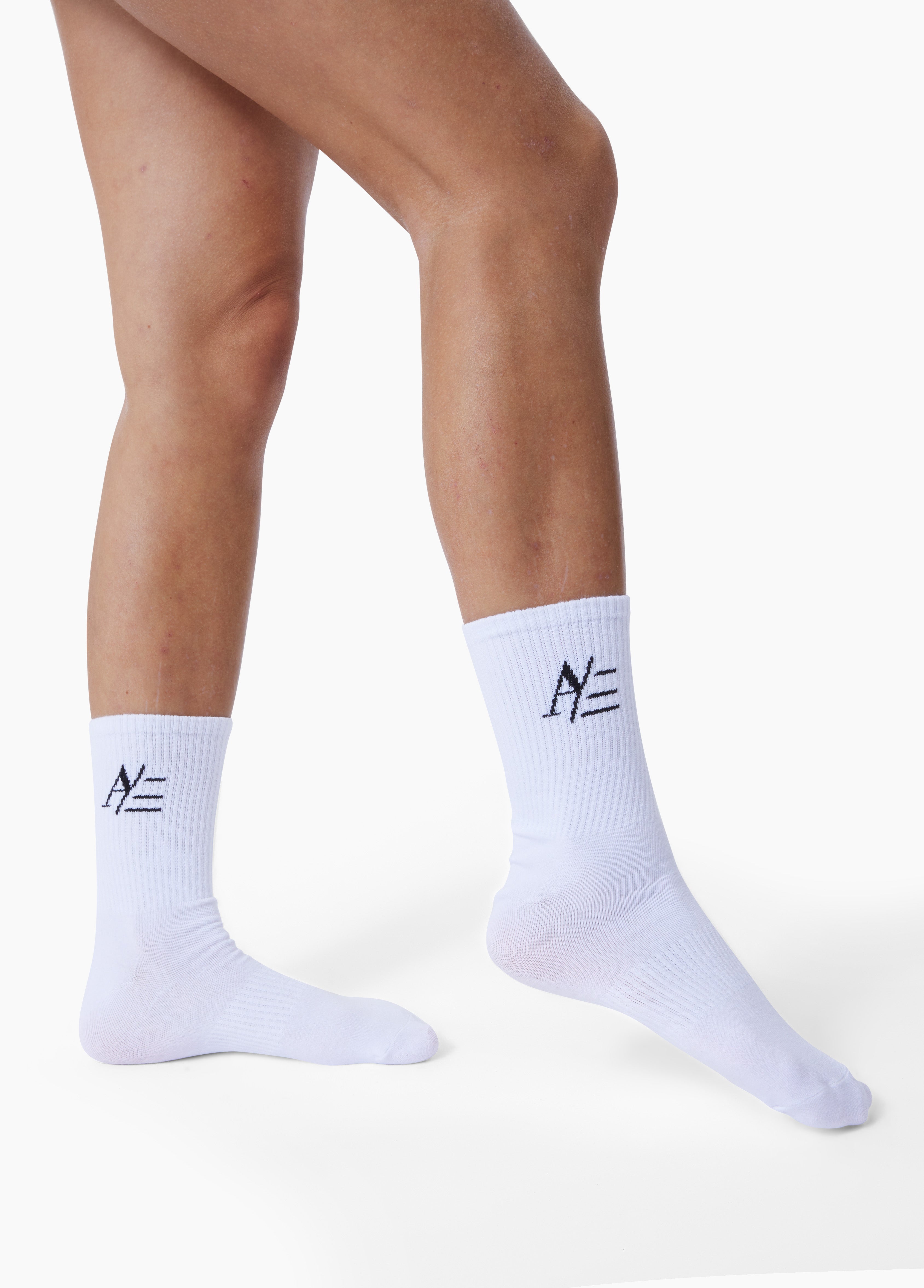 AresGymClothing White Cushion Crew Socks (3-pack)